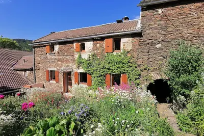 Image de Grande maison en schiste à partager entre amis