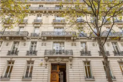 Image de Champs-Elysées 4 bedroom apartment