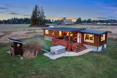 Image de Frontier Farmhouse, Cal-K, Sauna, Ht, MountainViews