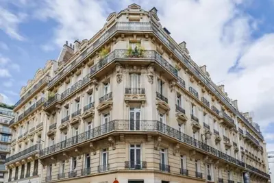 Image de 3 bed 3 bath apt in Champs Elysees-Arc De Triomphe