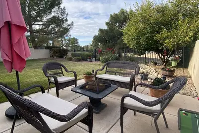 Image de Golf course gated community 10 minutes from airport and 20 to the big game.