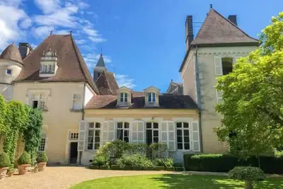 Image de Élégant Château du 14ème siècle en Dordogne