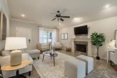 Image de The Fayetteville Villa- cozy home near UofA