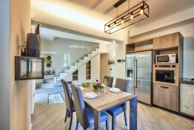 Image de Within walking distance of the beach! A beautiful home in which to relax