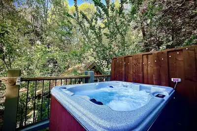 Image de Cozy Cabin w/ Views-Hot Tub! Family Dog Friendly!
