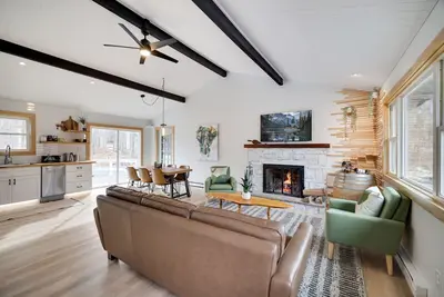 Image de White Pine Oasis ~ Pet Friendly ~