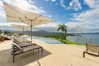 Image de Gorgeous condo with Infinity Pool, Breakfast included, Close to Flamingo Beach