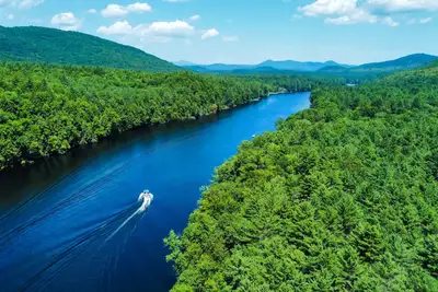 Image de Waterfront Pine Cabin near Saratoga, Lake George