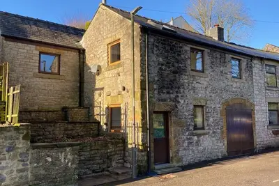 Upside down barn conversion - quiet location minute walk from village amenities.