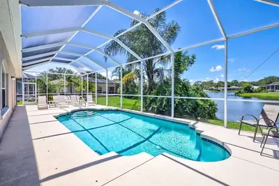 Image de Villa Bookelia - 4 Bedroom Pool Home by Gulfcoast Holiday Homes