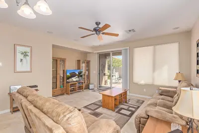 Image de 2 King Beds! Private Spa! 2 Bedroom & 2 Bathroom Home in Queen Creek!