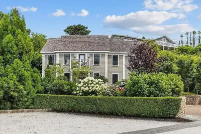 Image de Exclusive Enclave Set In Desirable West End Of Provincetown