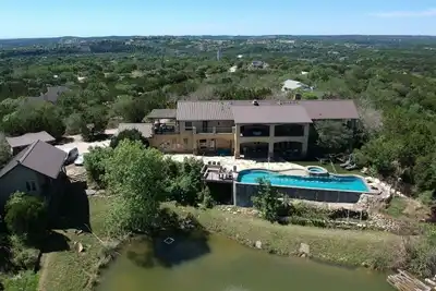 Image de The Estate at Crystal Creek - 8 miles to Downtown!