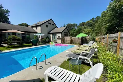 Image de Sunny, Breezy Vacation Home with Private Pool - Just 1. 9 Miles to Brewster Beach!