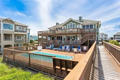 Image de 6119 Gone Coastal * Oceanfront * Pool