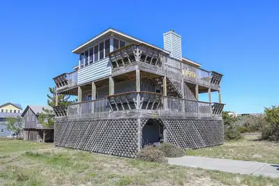 Image de Semi-Oceanfront 4 Br Home Is Only 30 Yards To Beach Access & Allows Dogs