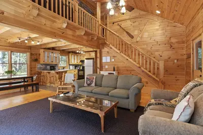 Image de Private Cabin in the Pines by Tryon Equestrian Center