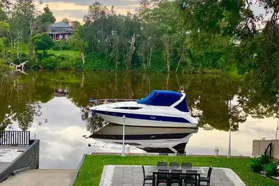 Image de Waterfront Paradise with Jetty, Kayaks, Bbq, & more