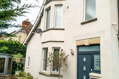 Tree Of Life House, Number 27 Bere Lane, pet friendly in Glastonbury
