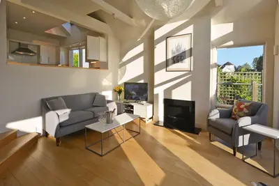 Image de Dock Holiday - A stunning lakeside retreat in the Cotswold Water Park