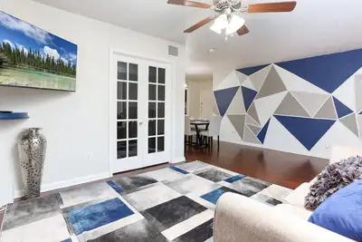 Image de Art-Inspired Historic Duplex