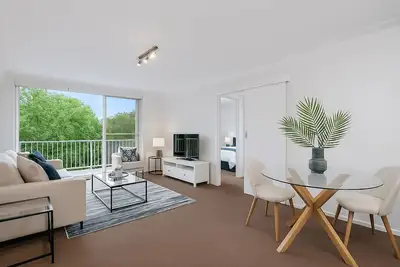 Image de Mosman - Mili3 - Military Road - Approx. $1300-$1500 per/week Fully Furnished With A Large Sunny Balcony