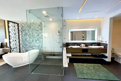 3 Bedroom Loft with Stunning Ocean Views on 5 Diamond Resort
