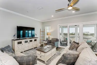 Image de Best Views of the Gulf and Lost Key Beach Club From Your Private Townhome Balcony | 4 Bikes | Pools