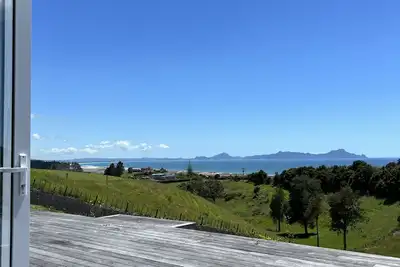 Waipu Hilltop Escape - Heated Pool, Ultimate Games Barn & Pet Friendly