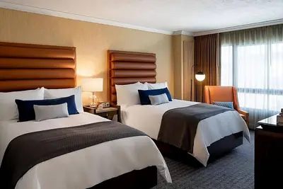 Image de 2 Spacious Units w/ Sweeping City Views at Dossier Hotel Portland! Pets Allowed!