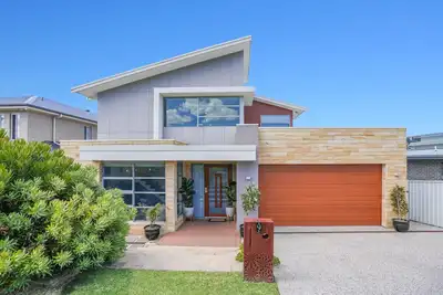 Image de Entire Ocean View Shell Cove Mansion - Sleeps 16 guests 5 minute from the beach!