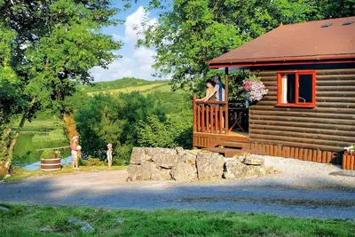Image de 2 chambres à coucher à Pontyberem, Carmarthenshire
