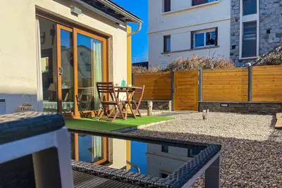 Image de Nice house. Big garden. With Wi-Fi.