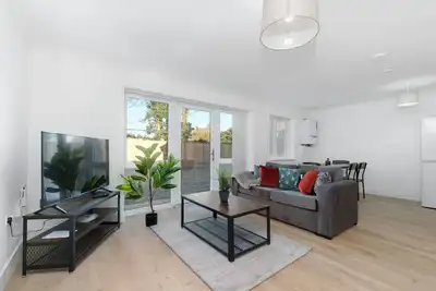 Image de Arista Sl0 Raipur Ct 01\nPinewood 2 Bedroom Apartment 01 By Arista Living