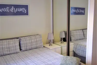 Image de City Centre Apartment. Close to bus/train stations. Everything on your doorstep