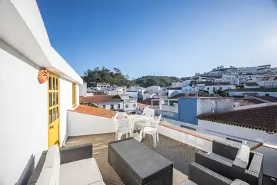 Image de Appartement 'Amarelo' avec terrasse privée et Wi-Fi