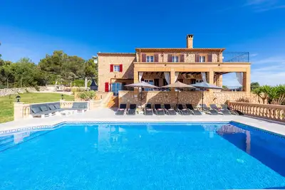 Image de Villa 'Maria' avec vue sur les montagnes, Wi-Fi et climatisation.