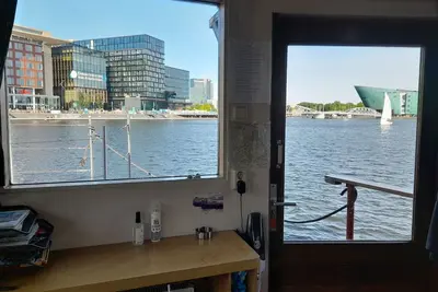 Image de Boat with a view in center of Amsterdam