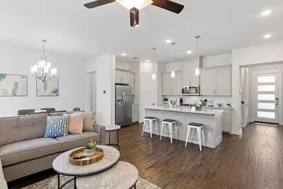 Image de Tch - Charming 3bd/2. 5ba home in Dallas w/ Office