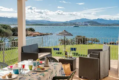 Image de Villa à Olbia avec 2 chambres à coucher, 4 couchages