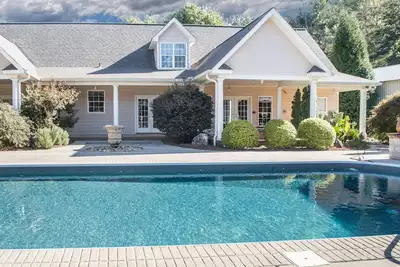 Image de Luxury Farmhouse with History