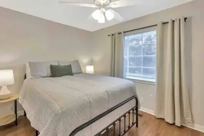 Image de 2 Bedroom Vestavia Home