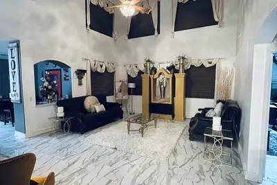 Image de Private Home for the Super Bowl