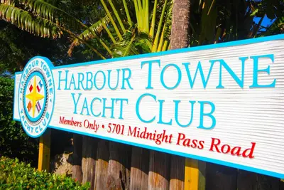 Image de Water-view, bayfront condo short walk to beach