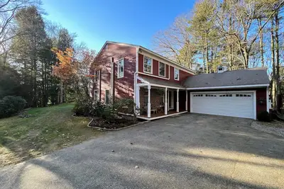 Peaceful House in the Woods near Desert of Maine