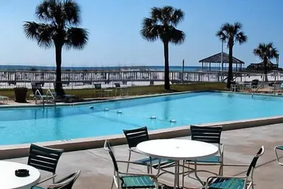 Image de Condo-beachfront