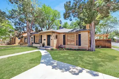 Image de Vintage 2-bedroom Gem located in Tech Terrace