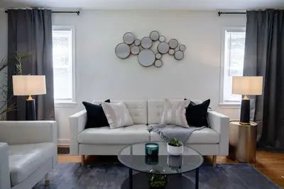 Image de Sleeps 6, 3 Queen Beds, Centrally Located, Near Downtown Kc & County Club Plaza