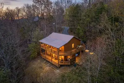 Image de Cabin Escape on 1. 5 Acres Hot Tub Theater Area Sleeps 12 Pigeon Forge/Gatlinburg