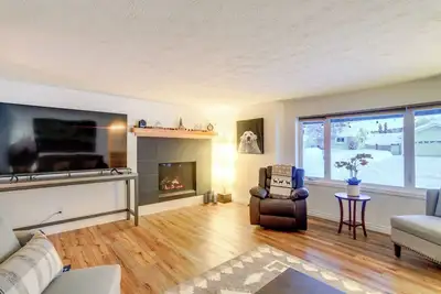 Image de 'Northern Bliss' House w/ Mountain Views!